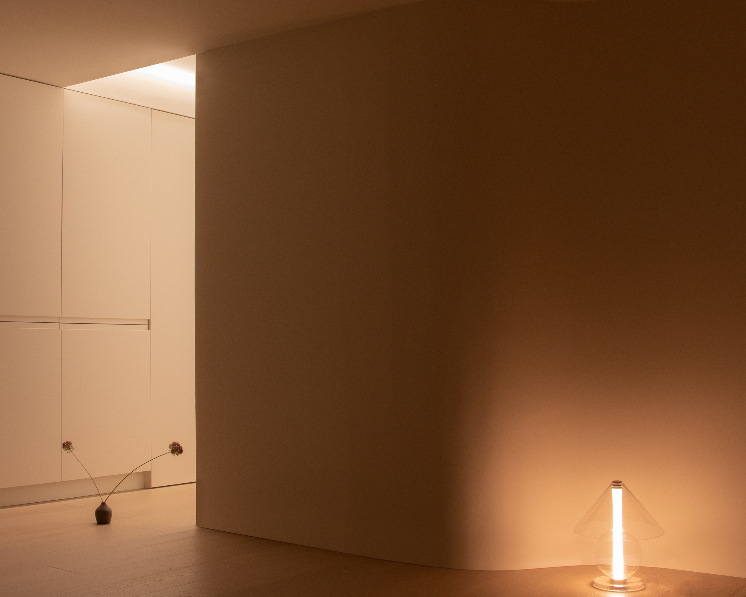 ESTUDIO DE ARQUITECTURA EN VALENCIA. REFORMA INTEGRAL MINIMALISTA Y CONTEMPORÁNEA