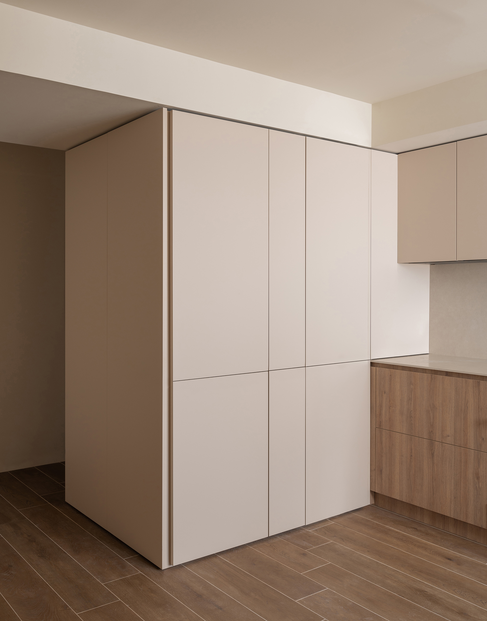 Techos curvos. Arquitectura minimalista y cálida. Warm materials in architecture. White furniture